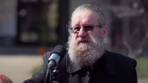 Mihai Coadă, Nelu Curcă din „La bloc”, a spus adevărul despre retragerea la mănăstire: „Poate că i-am nenorocit viaţa”