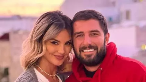 Cătălin Cazacu plânge acum după Ramona Olaru. Regretă despărțirea de vedeta de la Antena 1