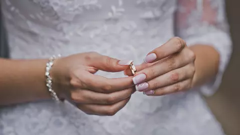 Manichiuri pentru mirese. Ce modele să porți în ziua nunții