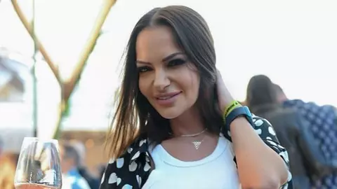 Andreea Antonescu a îmbrăcat rochia de mireasă. Anunțul făcut de artistă