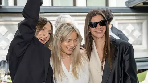 Adela Popescu, Adelina Pestrițu și Laura Cosoi joacă în același film. Și Florin Călinescu face parte din acest proiect