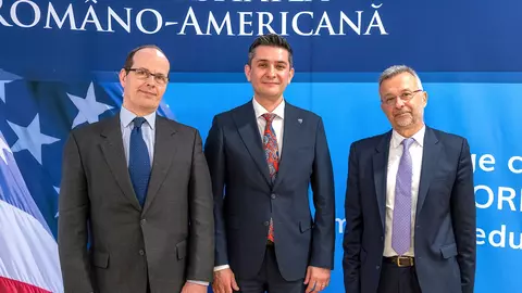 Universitatea Româno-Americană a lansat un parteneriat cu University of York și CITY College pentru programe de studii de tip dublă diplomă