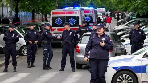 Tragedie în Serbia: Opt copii au murit după ce un băiat de 14 ani a deschis focul într-o școală din Belgrad