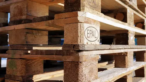 Cum să economisiți bani la achiziționarea europaleților și a produselor din lemn