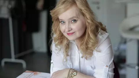 Corina Ozon: „Toți avem răni pe care le purtăm. După o vârstă, suntem soldați care-și numără cicatricile…”