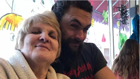 Jason Momoa, gest neașteptat pentru mama sa care l-a crescut singură