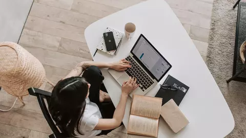 Un laptop perfect pentru studenți – Iată cum să îți alegi laptop-ul ideal pentru activitatea universitară!