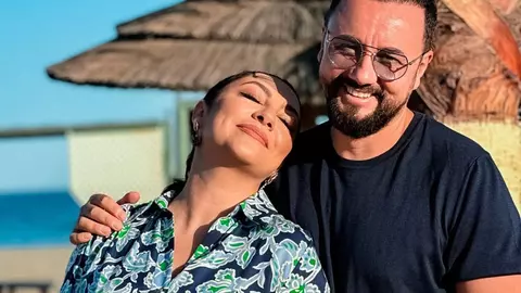 Reacția Andrei când a fost întrebată dacă e însărcinată. Artista s-a pozat în costum de baie