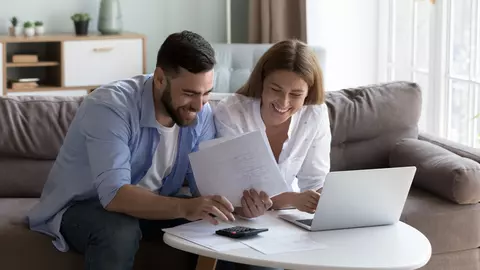 Ce să verifici atunci când semnezi pentru un credit