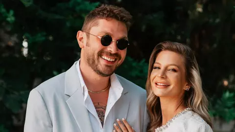 Ana Baniciu și Edy Kovacs s-au căsătorit religios! Ce rochie de mireasă a purtat cântăreața și cum a apărut alături de tatăl ei
