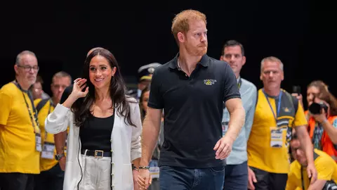 Meghan Markle și Prințul Harry, gesturi false și demonstrative de dragoste la Dusseldorf