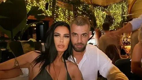 Culisele divorțului dintre Oana Zăvoranu și Alex Ashraf. Anunțul neașteptat făcut de brunetă
