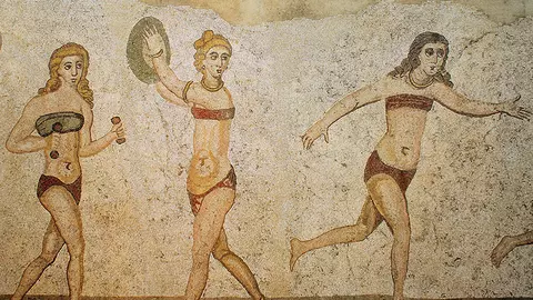 Dosar Special: Primele costume de baie din istoria umanității