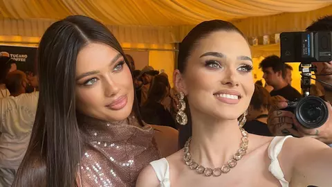 Sosia lui Theo Rose. Ea e tânăra artistă care seamănă izbitor cu vedeta: „Lumea zice că semănăm”