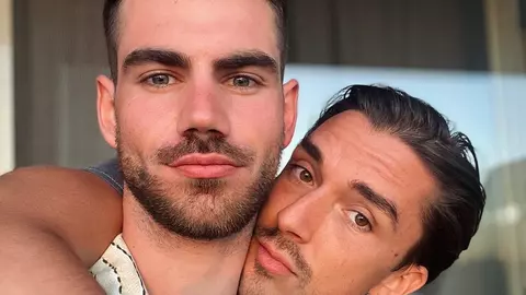 Cine e Alejandro Fernandez, iubitul lui Emil Rengle care participă la „Vocea României”. Nu e român, dar lucrează în București