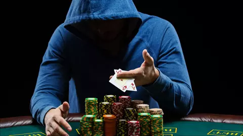 Rolul norocului în poker - cât de mult contează și cum poate fi minimizat