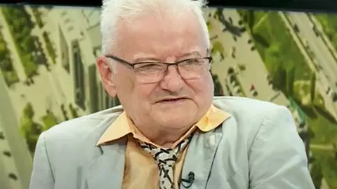 S-a aflat câți bani a câștigat Irinel Columbeanu din vânzarea cărților sale. Pe ce i-a cheltuit: „Sunt tot la azil”