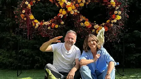 Nicu Bocancea sarbatoreste 53 de de ani ai familiei in industria florilor prin manifestele “Fii boboc de Iris”