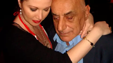 Oana Lis a stat cu Viorel Lis în spital, dar refuză să îl ducă la azil: „Cred că mai repede îl îngrop de viu decât să îl duc la azil”