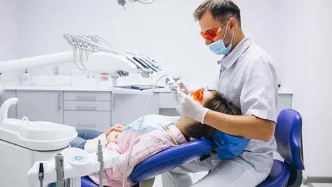 De ce ar trebui să-ți dotezi cabinetul cu aparatură stomatologică de ultimă generație