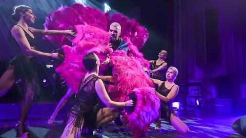 Aurelian Temişan şi Peter Freudenthaler, solistul trupei Fool's Garden, pe scena Operei Naţionale Bucureşti
