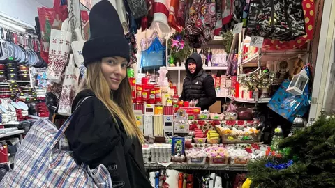 Reacții după ce Delia a apărut în Piața Obor din București, cu punga de rafie: „Sunt curios dacă te-a recunoscut cineva”