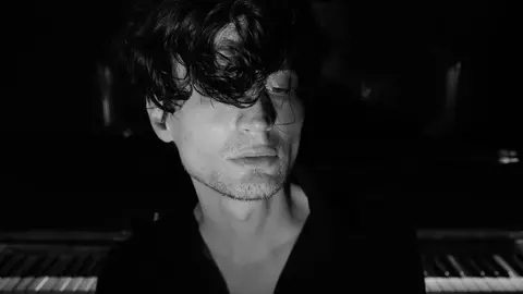 Pianistul Andrei Irimia lansează turneul "Lights and Shadows"