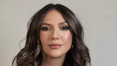 Adela Popescu a dormit la nunta cu Radu Vâlcan. Recunoaște că ațipește și când se joacă cu copiii: „Mie îmi place mult, mult să dorm”