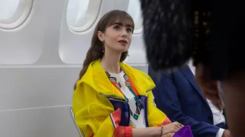 Fata lui tata: cine credeți că e tatăl actriței Lily Collins, vedeta din „Emily la Paris”? O mega-vedetă rock!