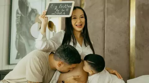 Vlăduța Lupău a anunțat sexul celui de-al doilea copil. Artista e însărcinată din nou: „O altă minune Dumnezeu a pus în pântecele meu”