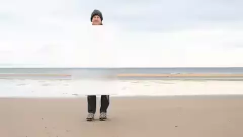 A apărut mantia care te face invizibil! Vă vine să credeți?!?