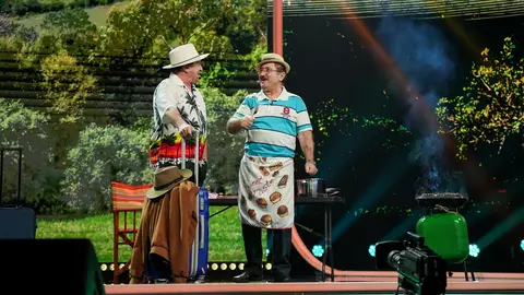 Moment inedit pregătit de Romică Țociu și Cornel Palade la „iUmor”. Reacția lui Cheloo: „Ne-a întors în timp, când sărbătoream 1 Mai pe vremea lui Ceaușescu”