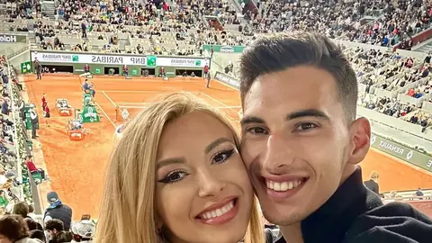 Cum a apărut Andreea Bălan alături de Victor Cornea la Roland Garros. Cântăreața și iubitul au împlinit 1 an de relație