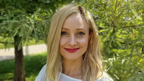 Iulia Jiva: „De multe ori ai trecut pe lângă persoane fără să știi că poartă perucă„