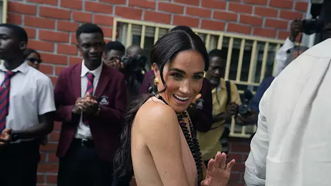 "Ce înseamnă goliciunea asta?" a comentat Prima Doamnă a Nigeriei referinduse-se la hainele lui Meghan Markle