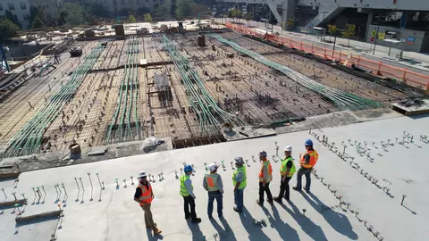 Index salarial eJobs: Peste o treime dintre angajații din construcții au salarii cuprinse între 4.500 și 7.000 de lei. Media netă în domeniu este de 5.000 de lei pe lună