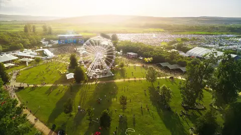 Cum să trăiești sustenabil experiența Electric Castle