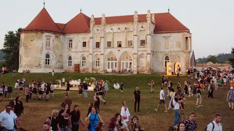 EC by day: Club de comedie și film, întâlniri cu personalități și zeci de activități pentru o zi de festival plină