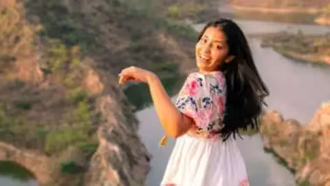 O influenceriță din Mumbai a murit după ce a căzut într-o prăpastie în timp ce făcea un reel