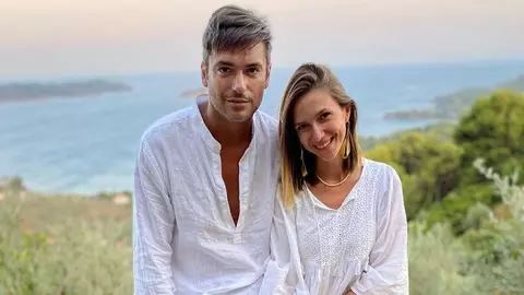 Adela Popescu și Radu Vâlcan aniversează 9 ani de căsnicie. Cum au fost surprinși cei doi și ce mesaj i-a transmis prezentatorul TV soției lui