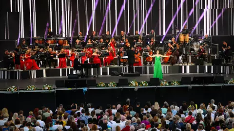 A început Festivalul Național de Muzică Ușoară Mamaia, ediția 61 - o seară care ne-a lăsat fără cuvinte
