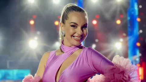 Eliza, soția lui Cosmin Natanticu, merge în finală la Splash! Vedete la apă. Artista a câștigat medalia de aur