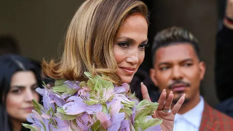 Este rochia lui JLo? Fiica lui Ben Affleck, Violet, a fost văzută purtând rochia mamei vitrege Jennifer Lopez