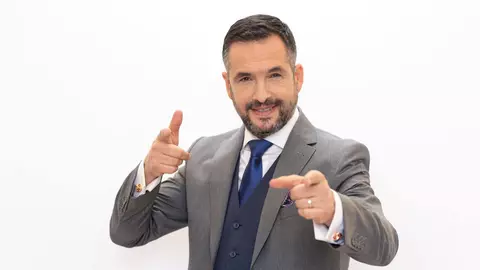 Mădălin Ionescu și-a anunțat oficial revenirea în televiziune. Cu ce post TV a semnat soțul Cristinei Șișcanu. „Nu vom ocoli nimic”