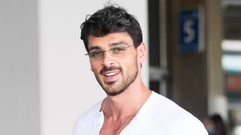 Michele Morrone, celebrul actor italian, a ajuns în România. Și-a părăsit iubita pentru o româncă