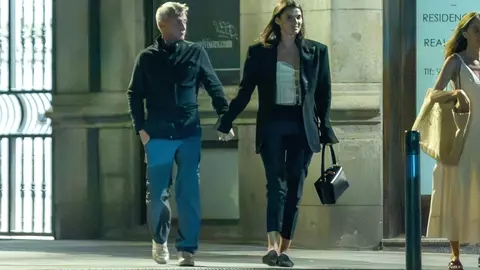 Sean Penn se iubește cu o tânără actriță moldoveancă. Cine e, de fapt, superba Valeria Nicov?
