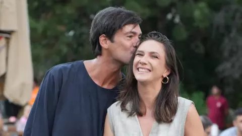 Radu Vâlcan, despre secretul căsniciei cu Adela Popescu. „Trăim realitatea noastră. Este un vis cu ochii deschiși”