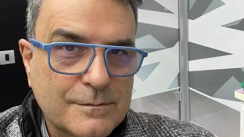 Cum a ajuns Lucian Mîndruță să facă poze la nunți, botezuri și înmormântări: „Apărea mortul împreună cu rudele lui. Era ca într-un film de groază!”