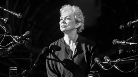 Oana Pellea deschide Festivalul Internațional de Teatru „Interferențe” de la Cluj cu „Evadarea tăcută”