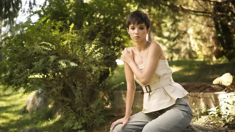 Karina Jianu, de pe băncile facultății, direct în serialul „Ana, mi-ai fost scrisă în ADN”. Cum face actrița față celebrității. „Este foarte solicitant”